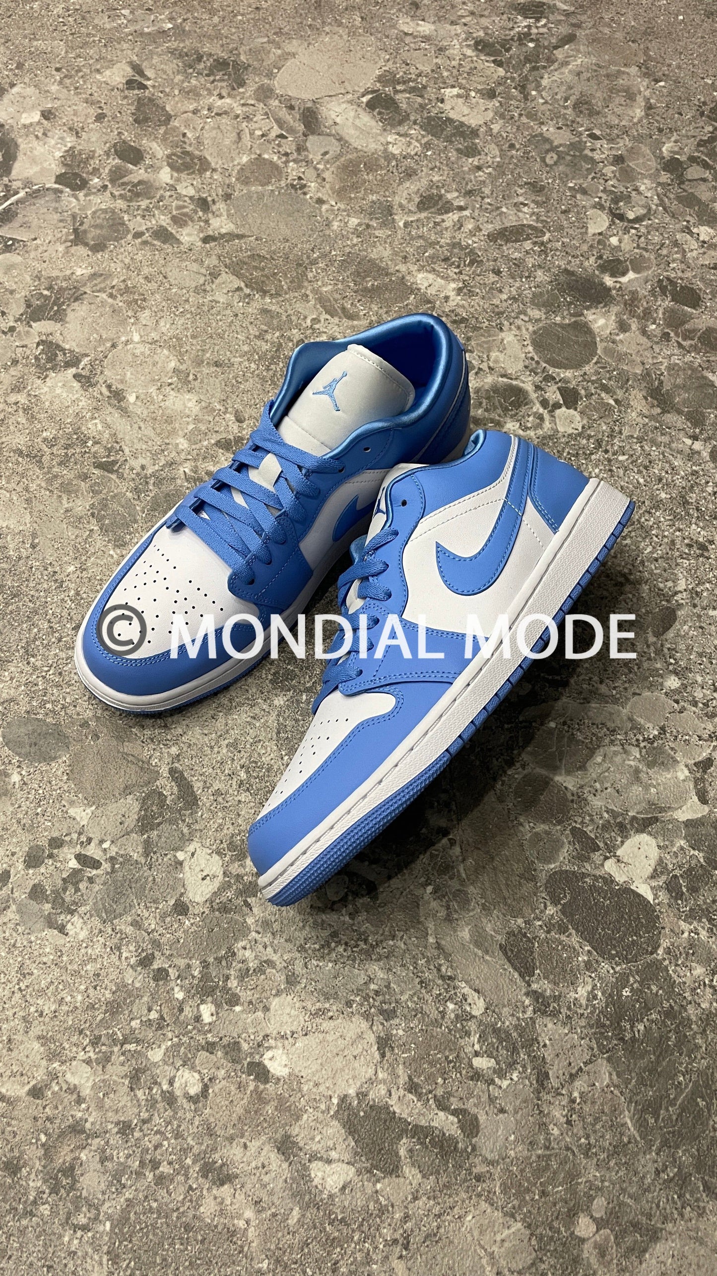 NIKE AO9944-441