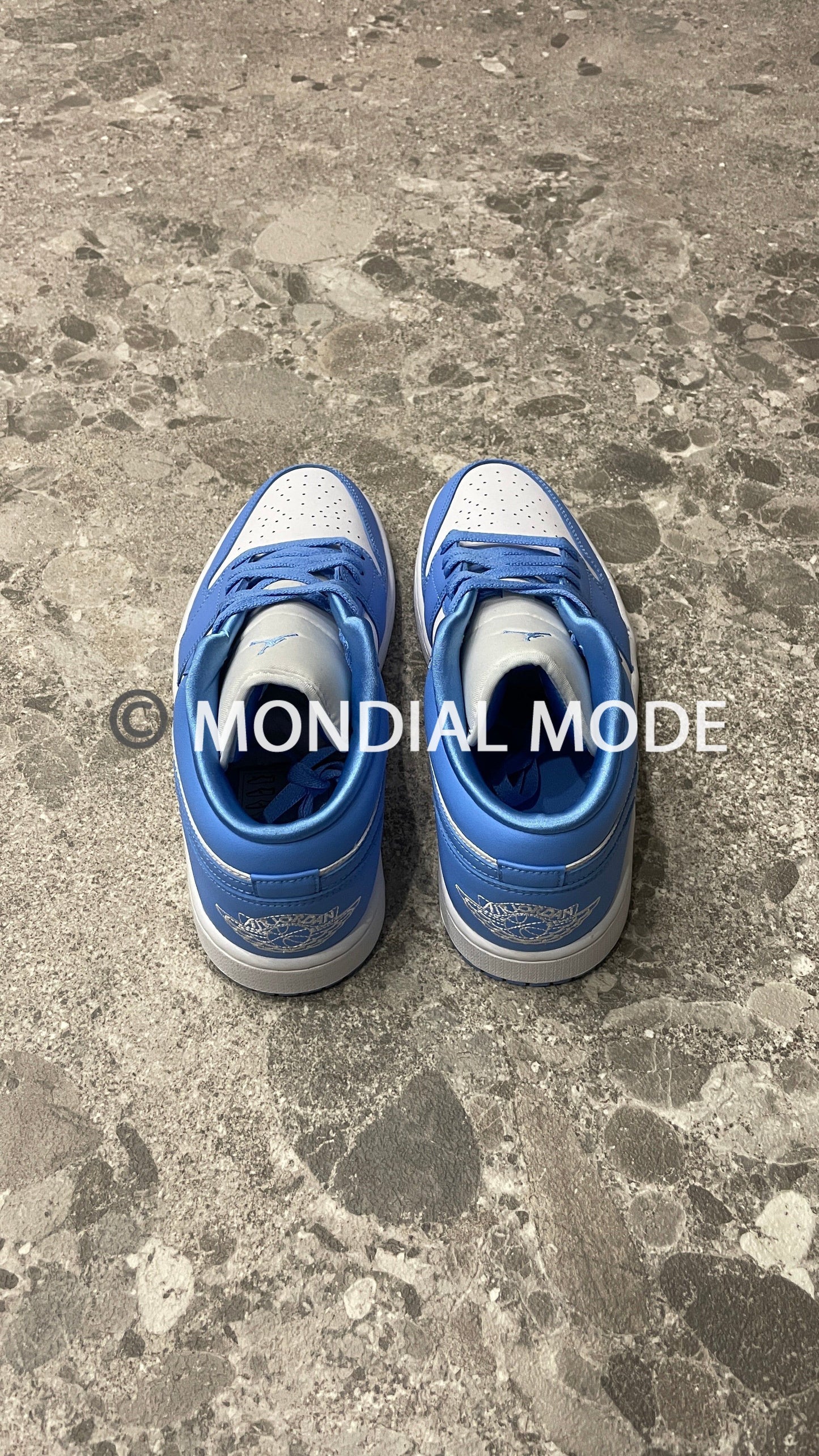 NIKE AO9944-441