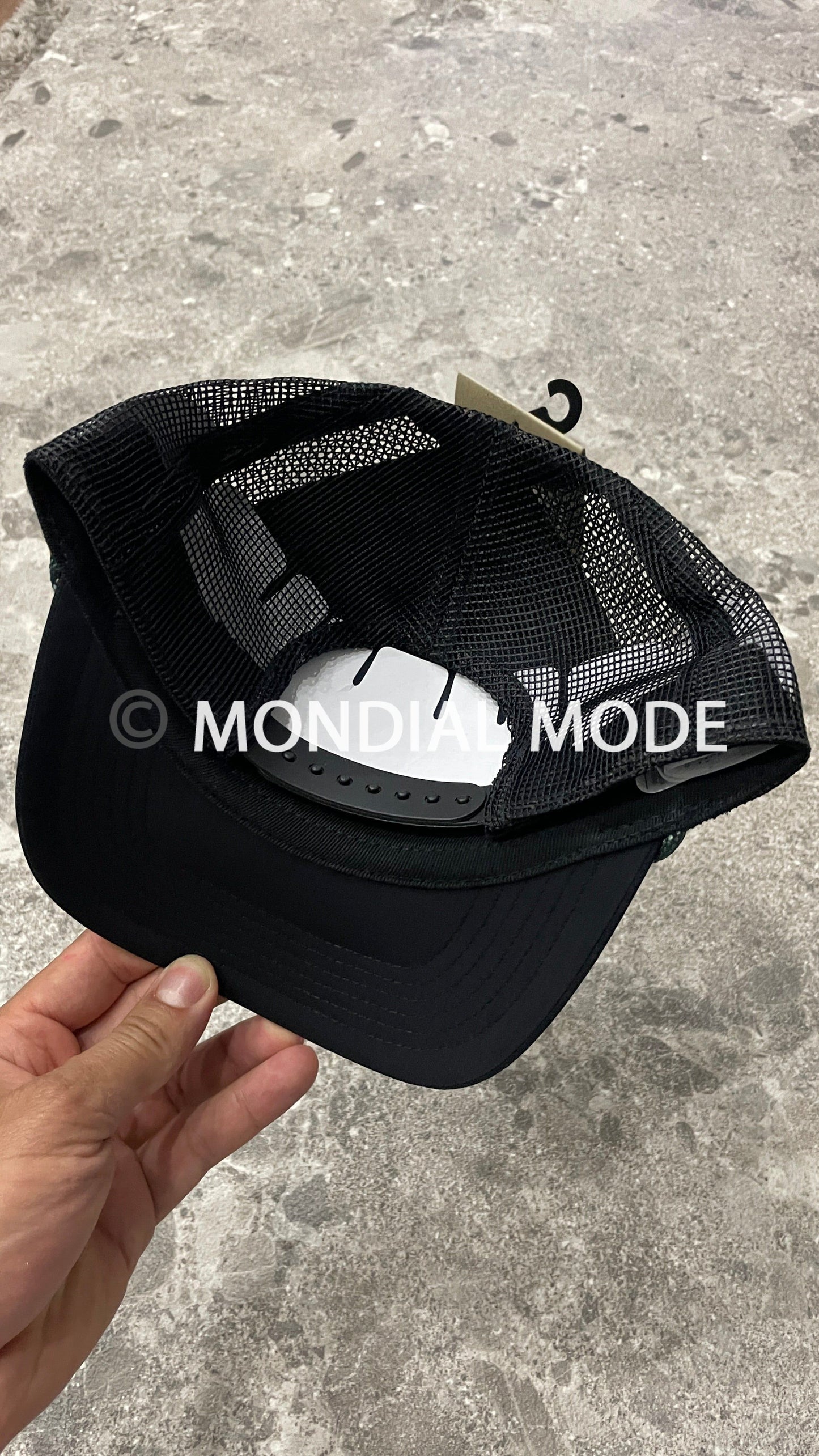 NIKE FQ3671-010