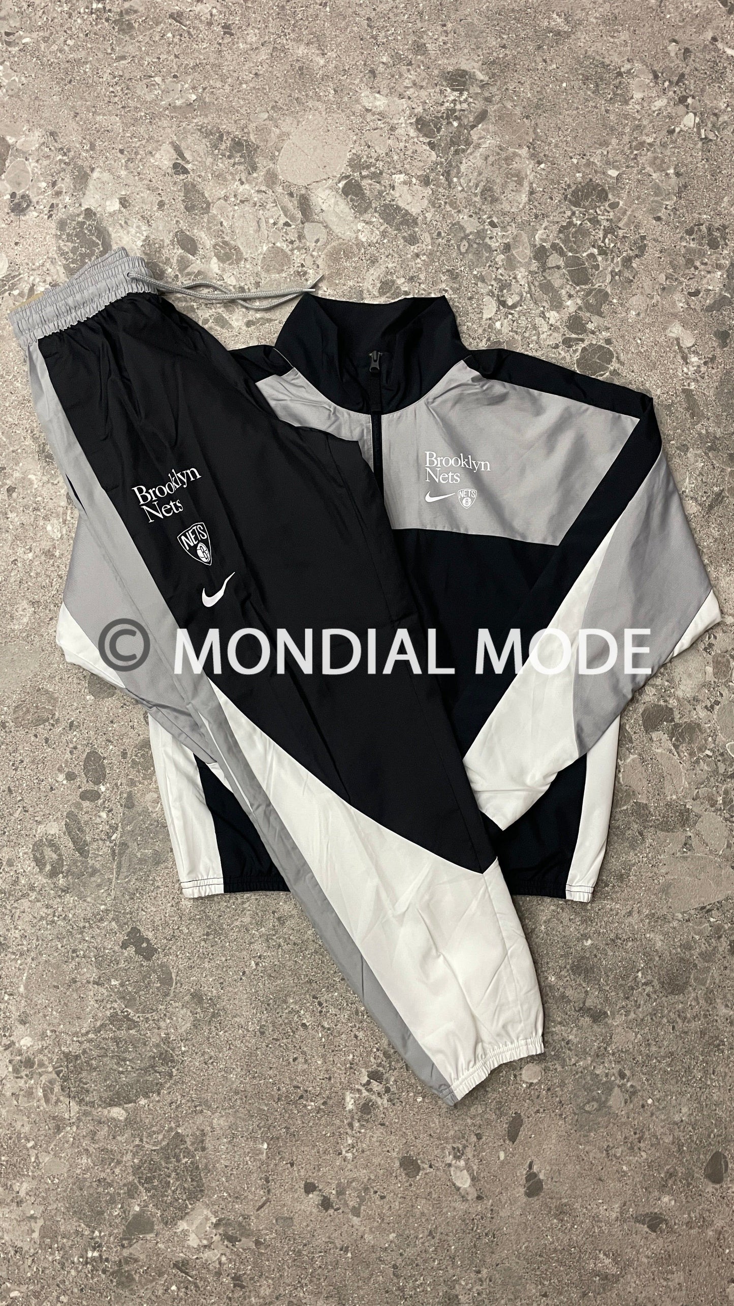 NIKE FD8546-010