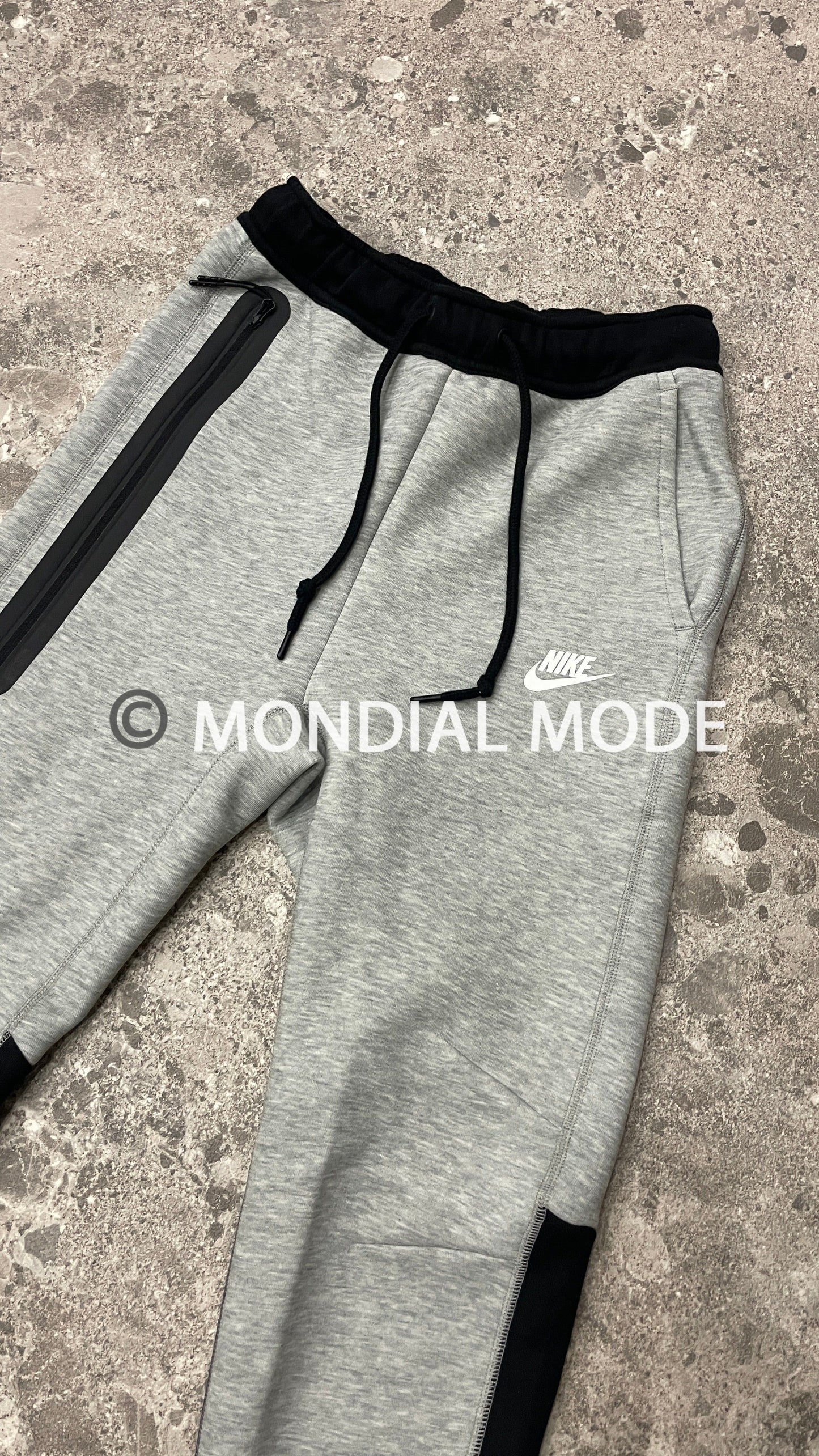 NIKE FB8002-064