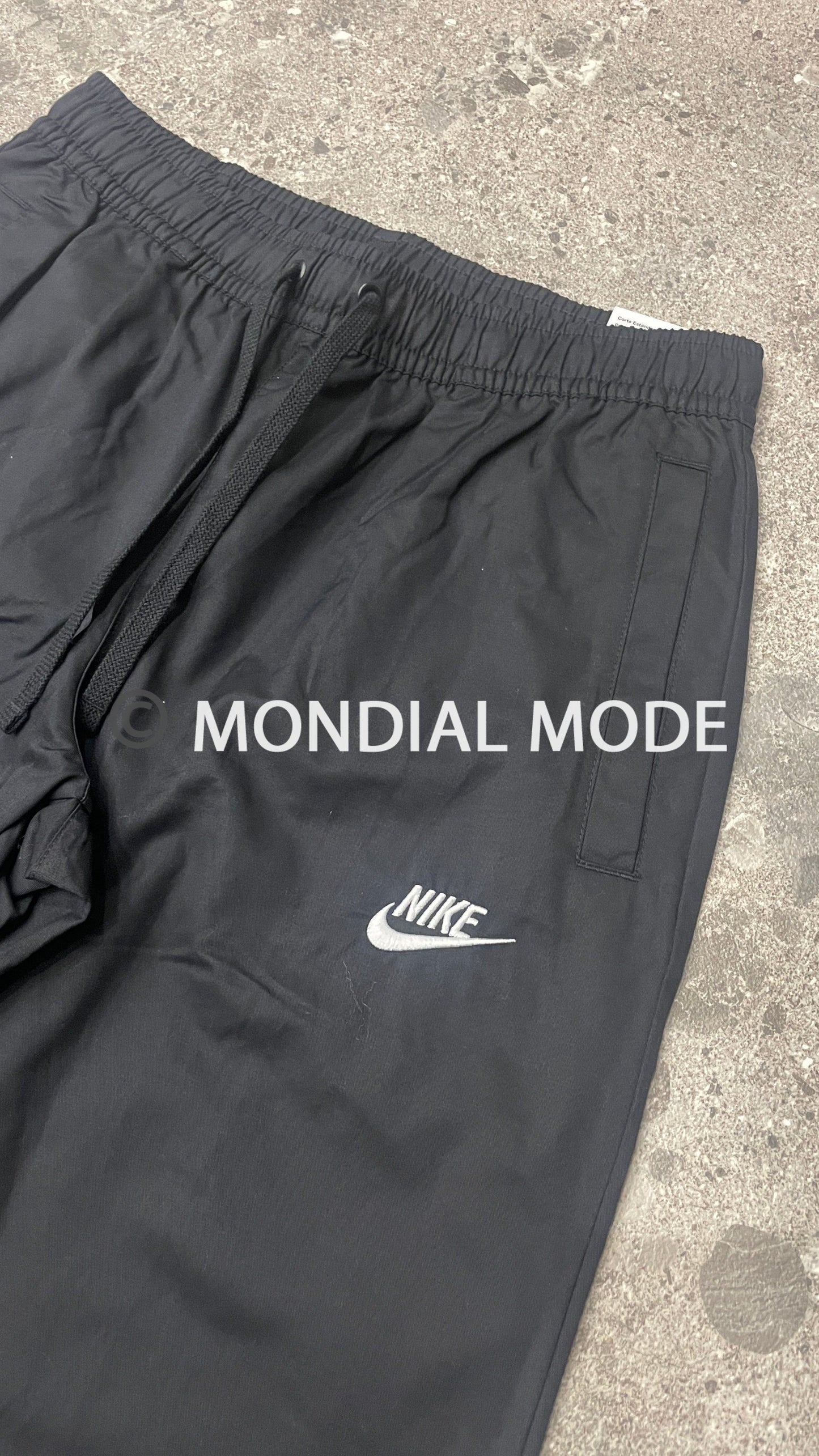 NIKE DD5310-010