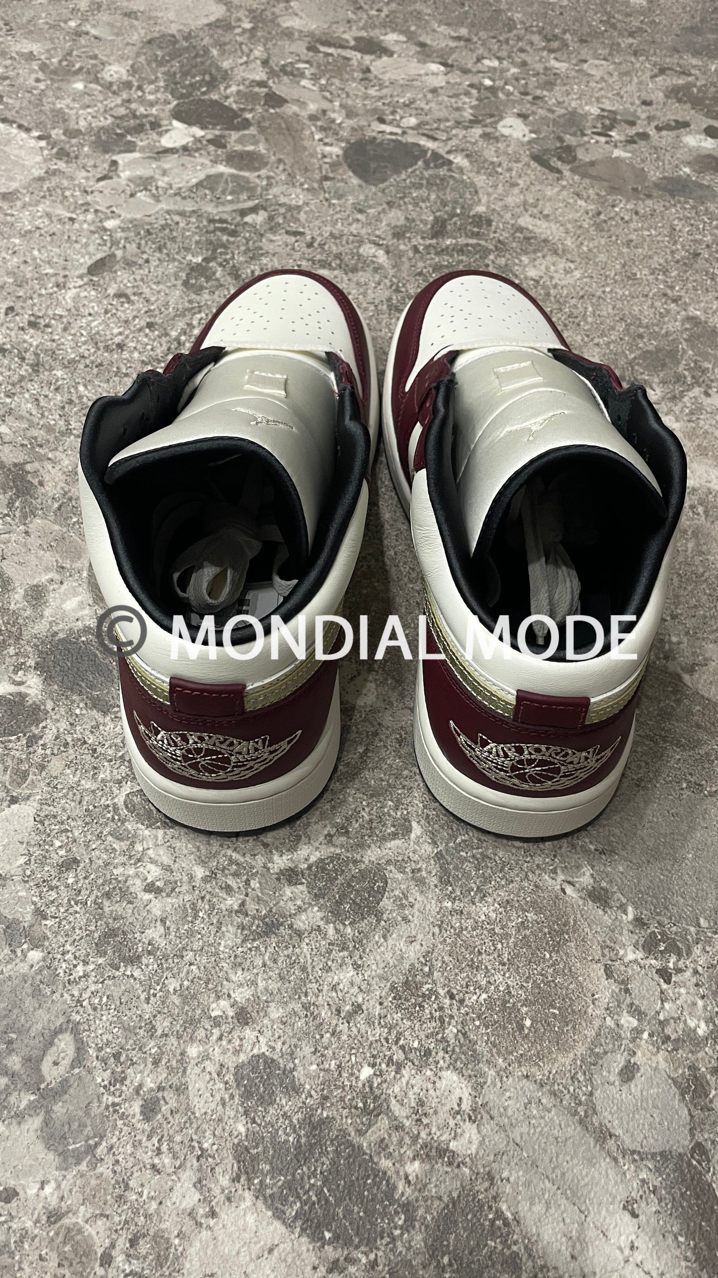 NIKE FJ5735-100