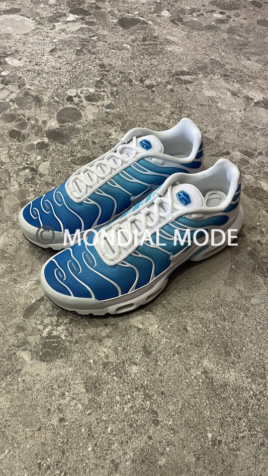 NIKE 852630-411