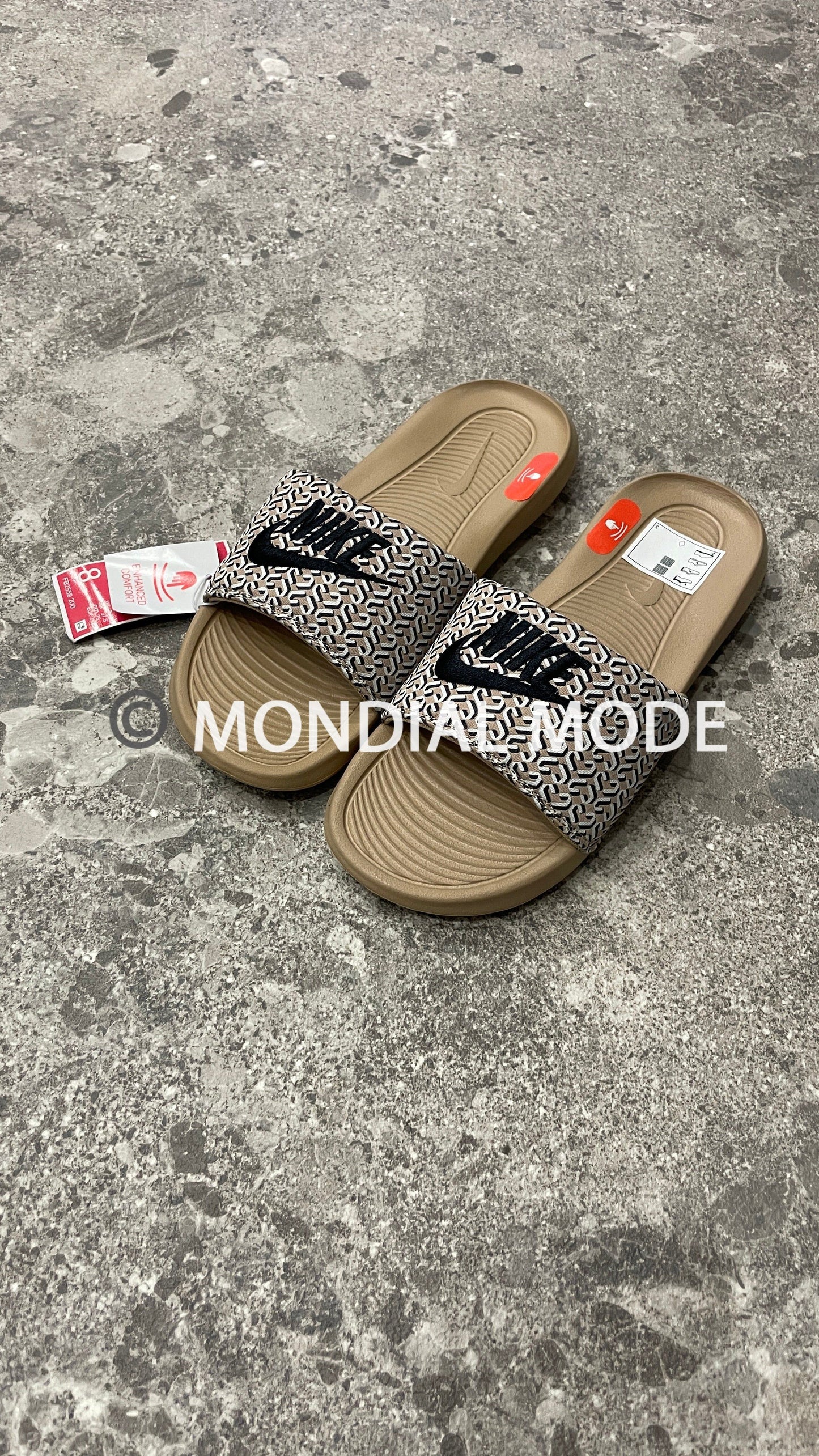 NIKE FB2558-200