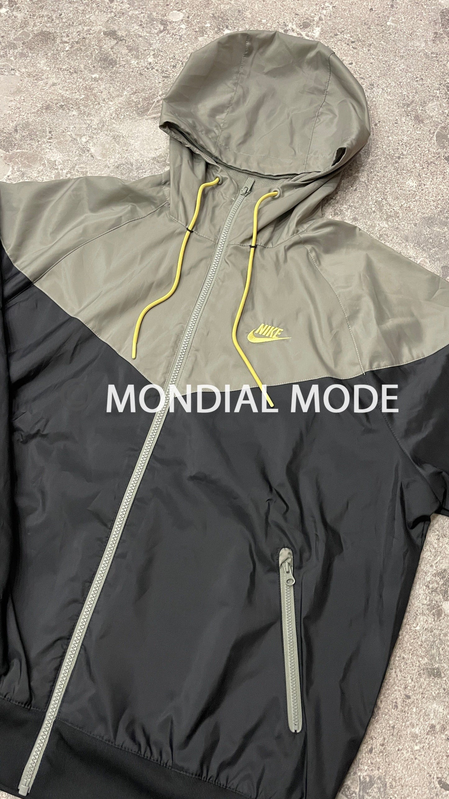 NIKE DA0001-017