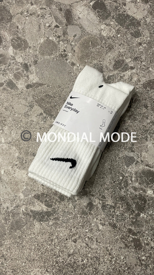 NIKE SX7676-100