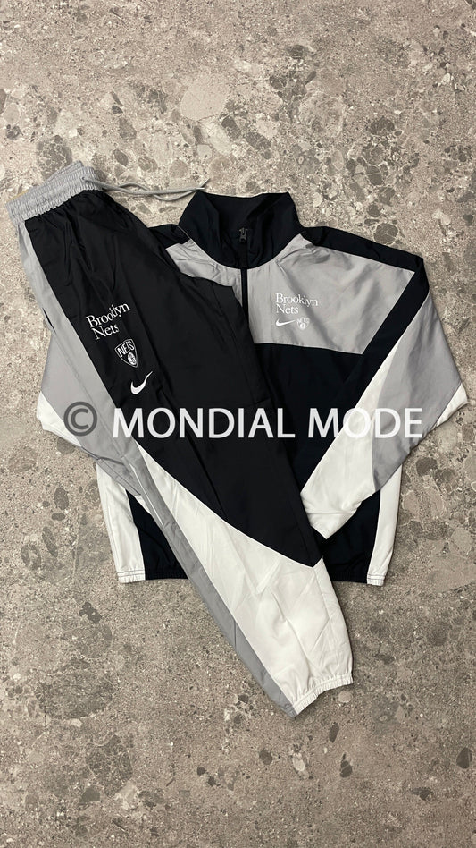 NIKE FD8546-010