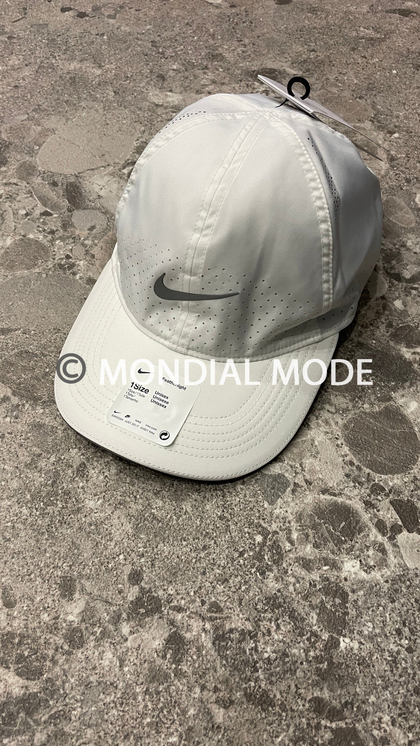 NIKE DC3598-100