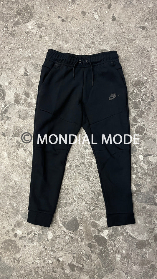 NIKE DD8758-010