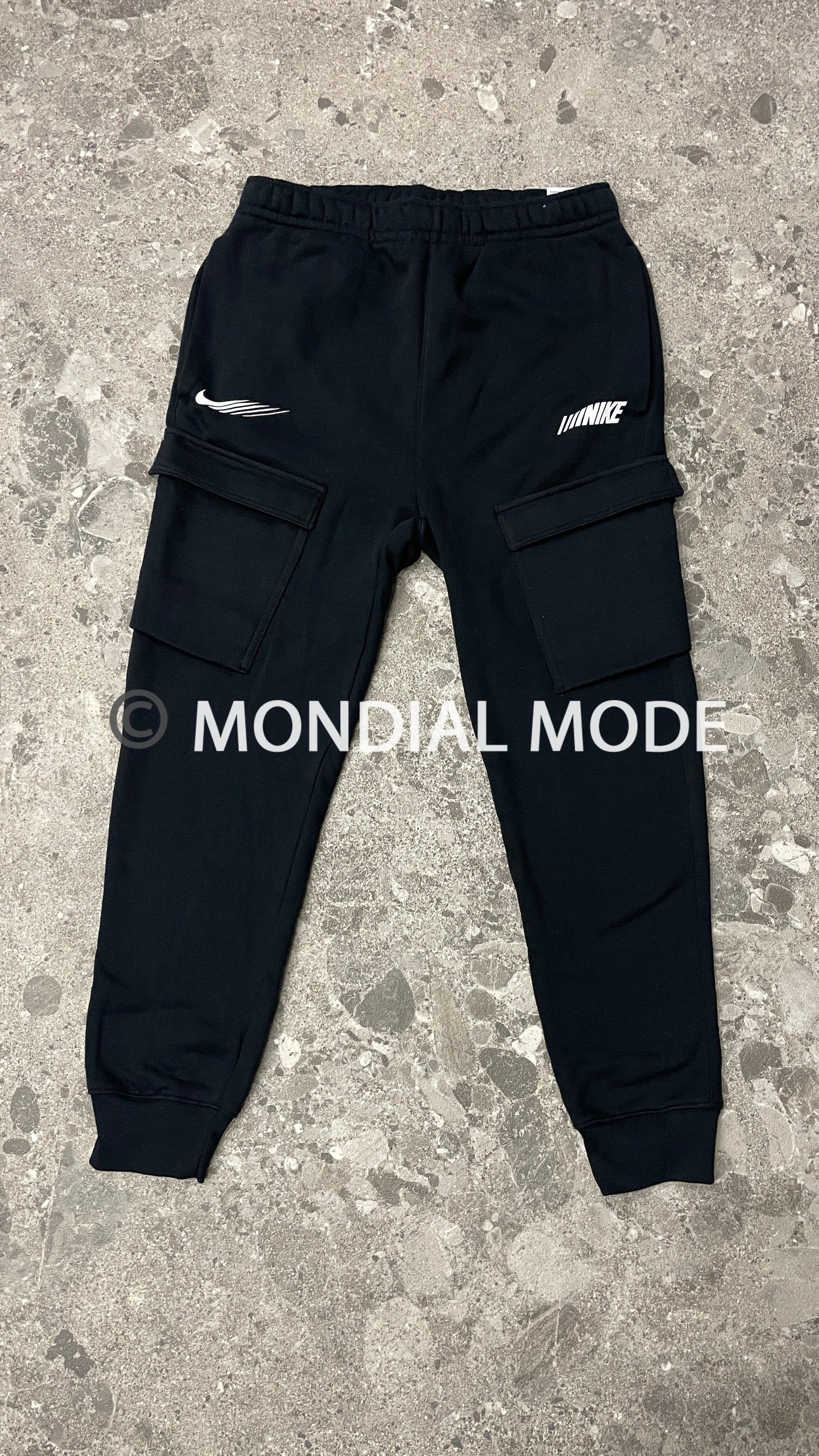 NIKE FN5200-010