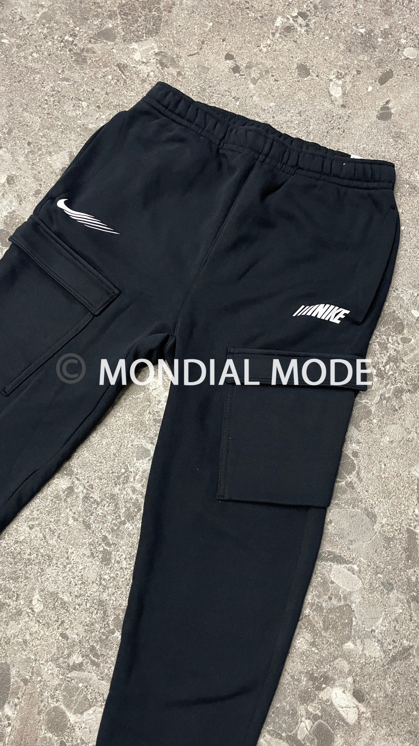 NIKE FN5200-010