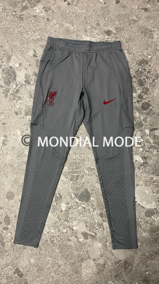 NIKE DR4736-084