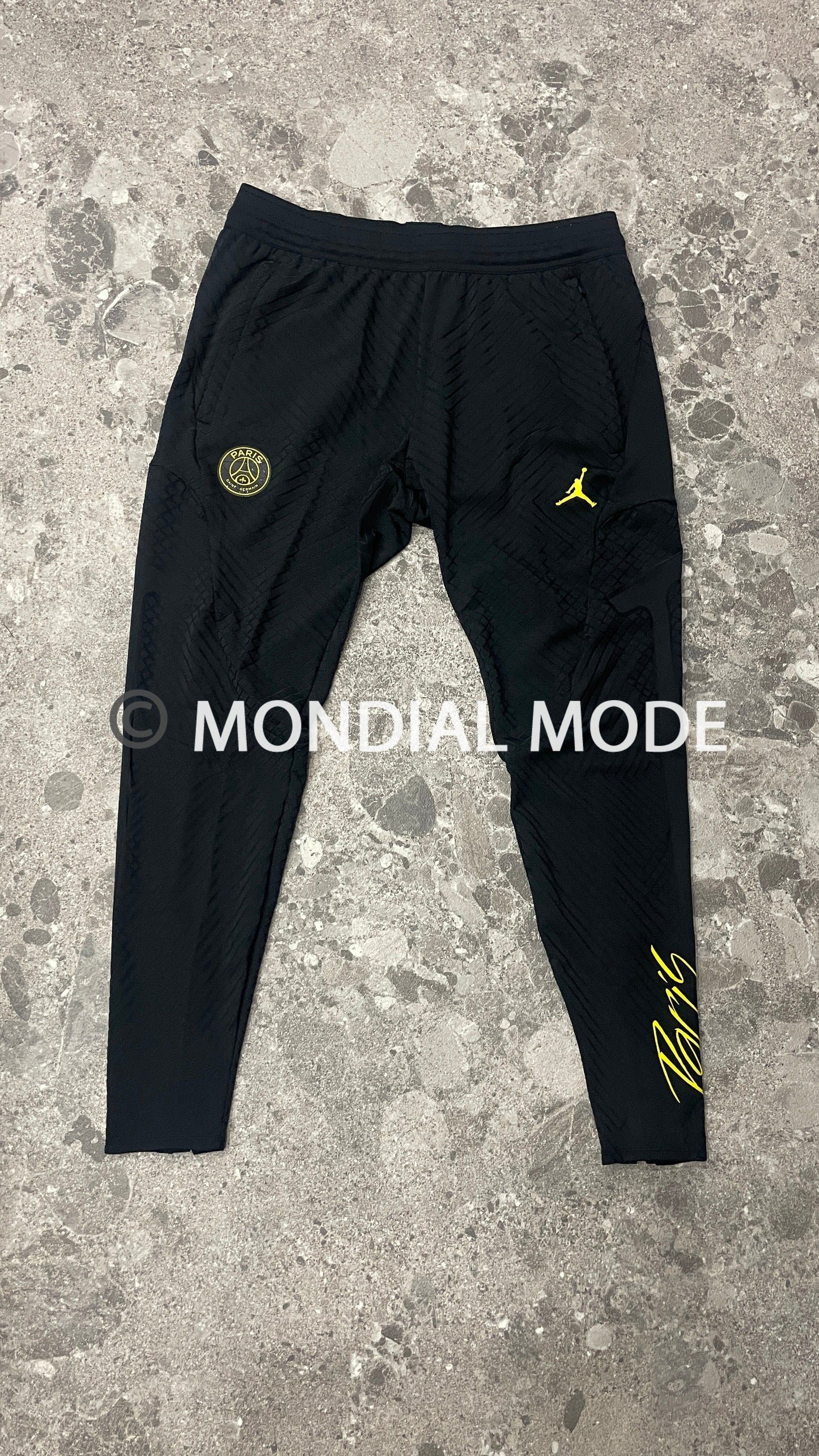 NIKE DR4564-010