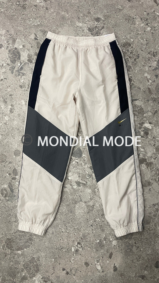 NIKE FN7688-104