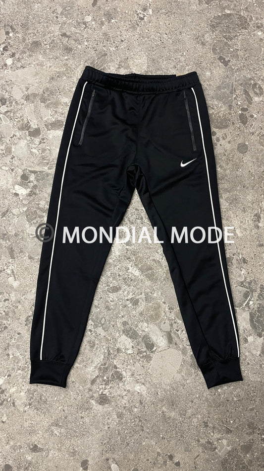 NIKE FN0250-010