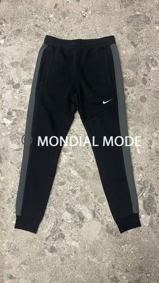 NIKE FN0246-010