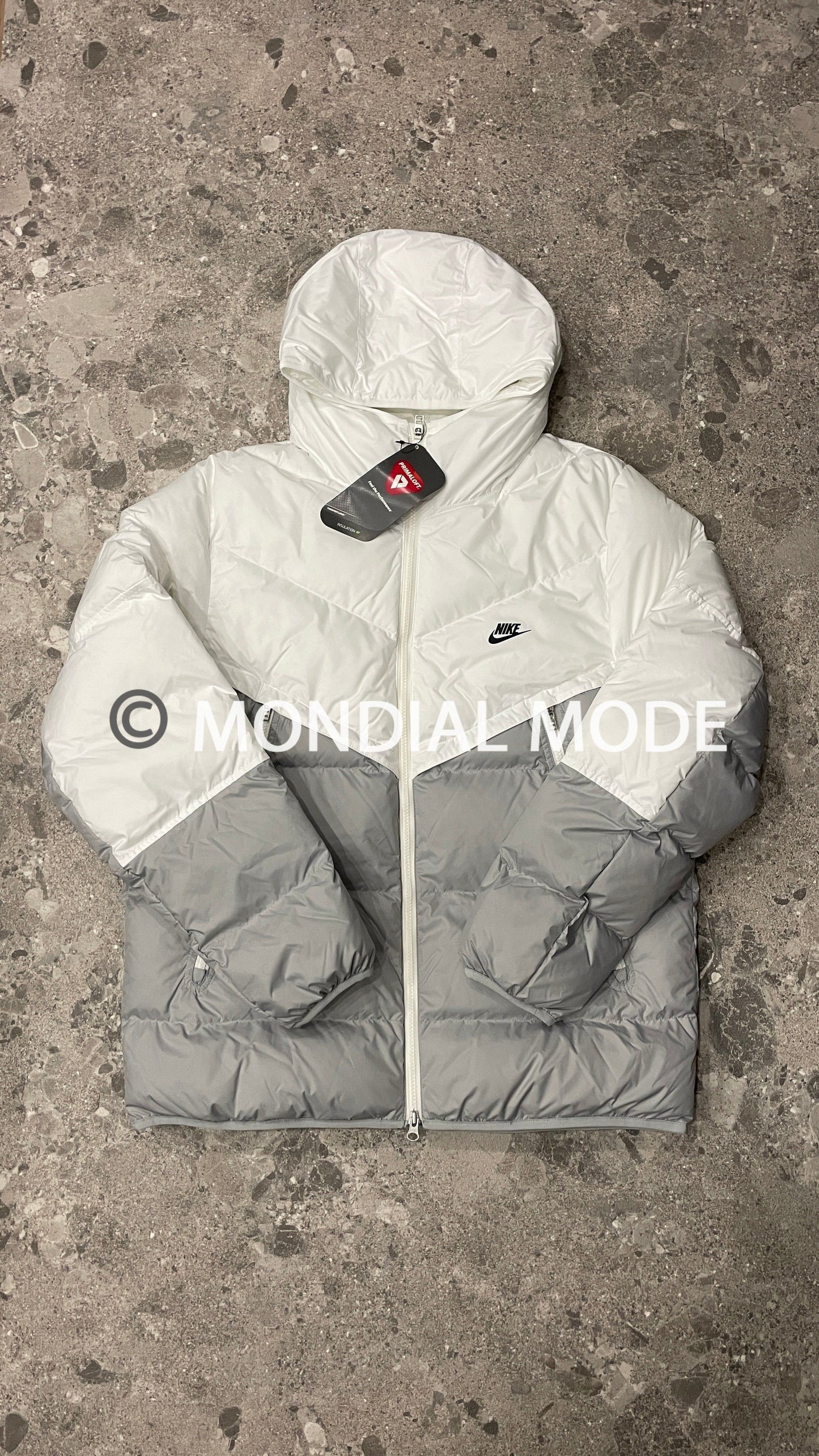 NIKE DR9605-100