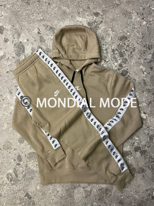 NIKE DM6838-247